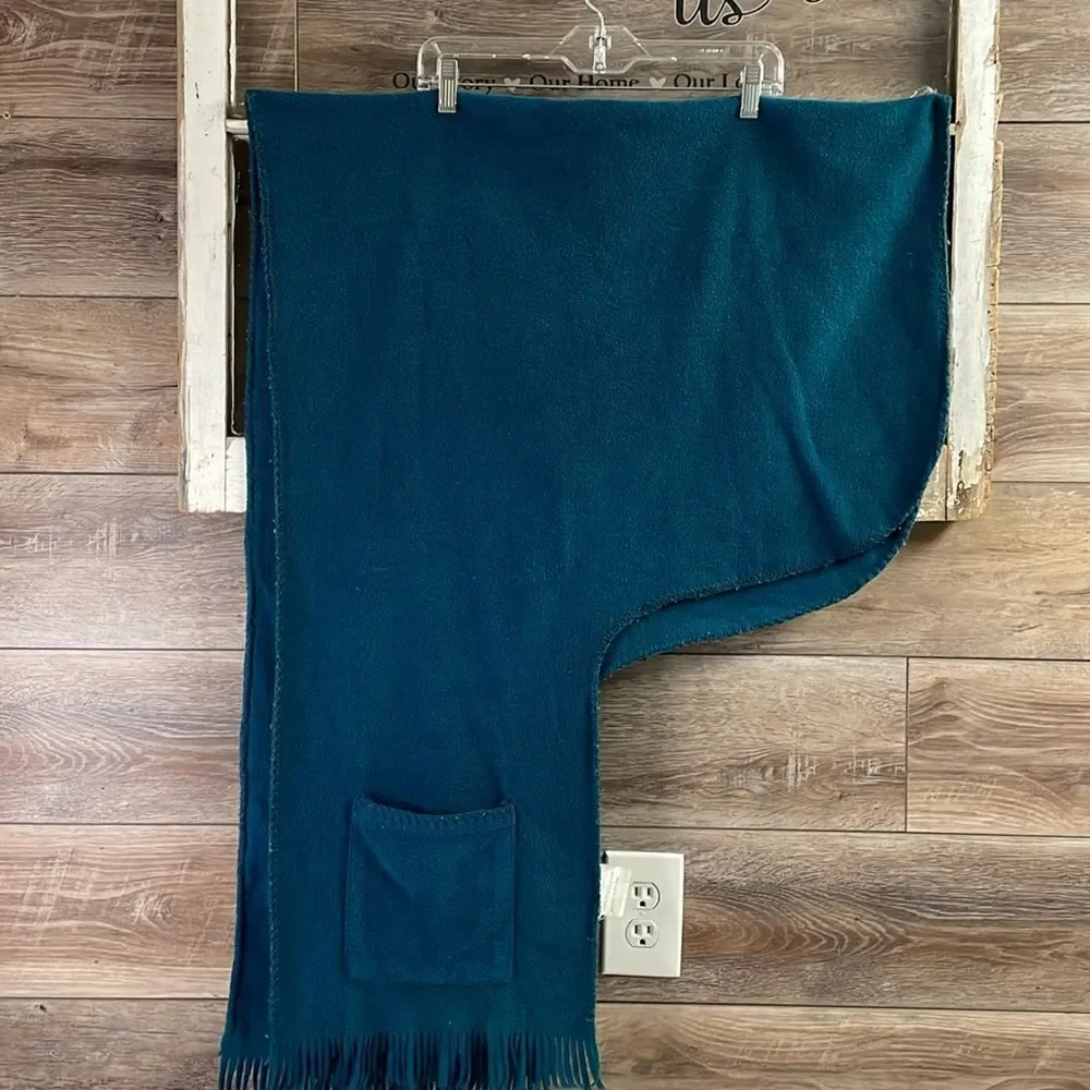DR LEONARDS Ladies Vintage Fleece Pocket Shawl Fringed Wrap Turquoise 76”W 26”L